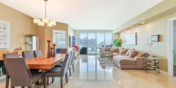 Image 3: family room and living combo