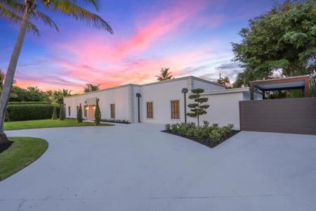 391 W Riverside Drive