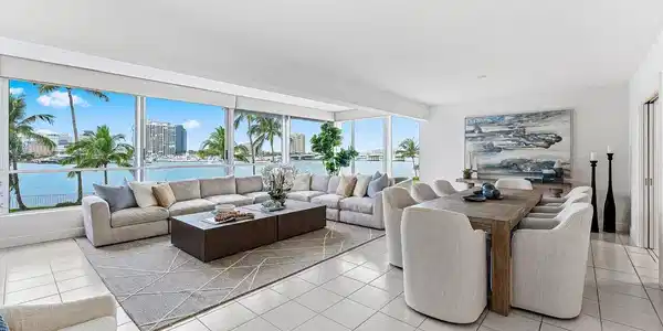 44 Cocoanut Row