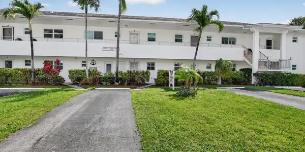 2570 Banyan Road