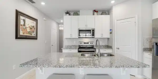Image 3: House-13
