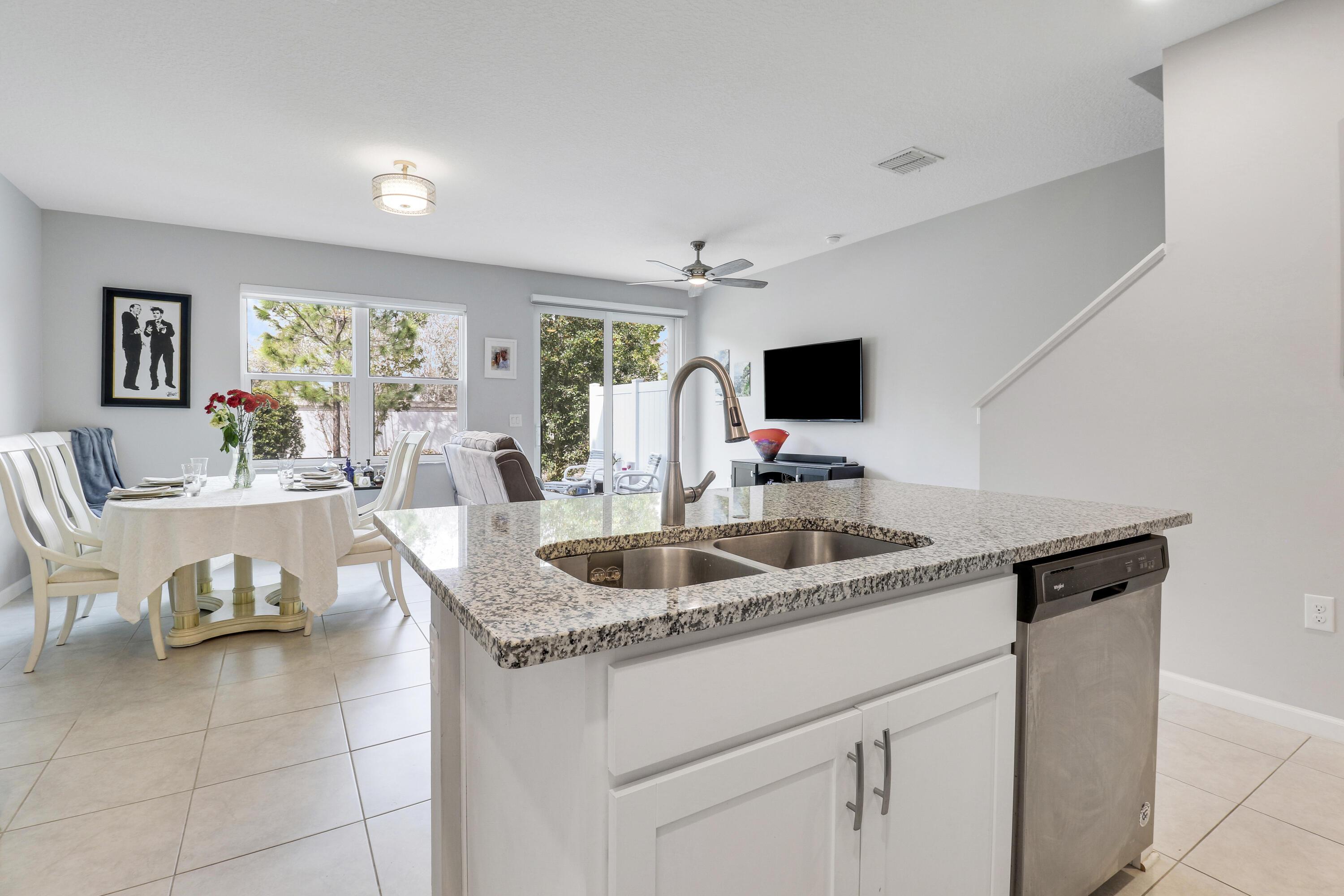 Image 4: House-19
