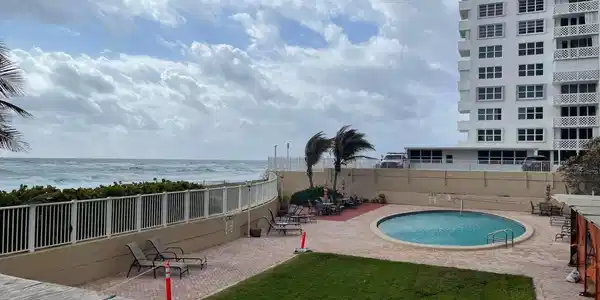 Image 2: CDM pool
