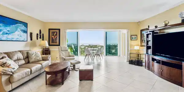 Image 3: Family Room