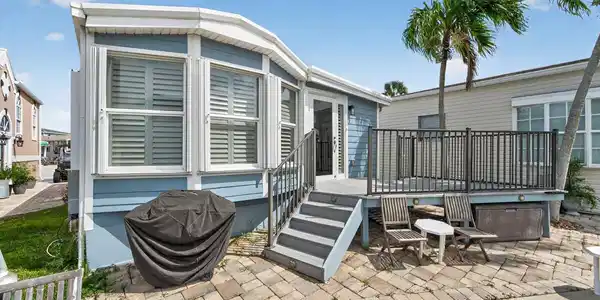 142 Nettles Boulevard