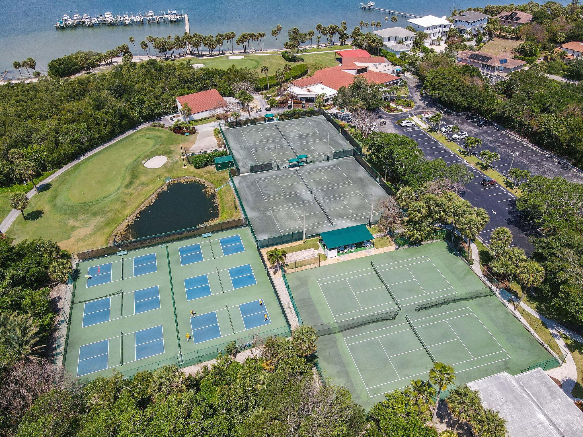 Image 3: Island Dunes Country Club