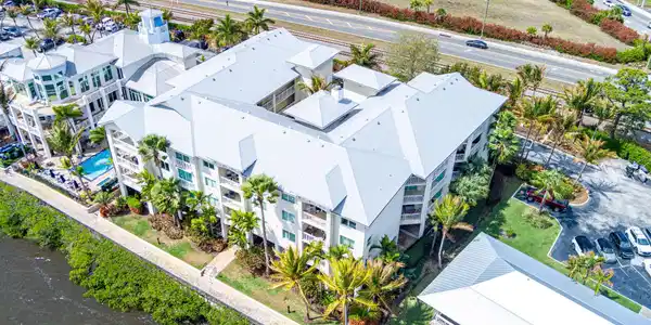 975 NW Flagler Avenue