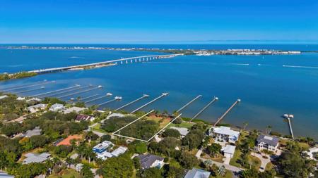 36 S Sewalls Point Road