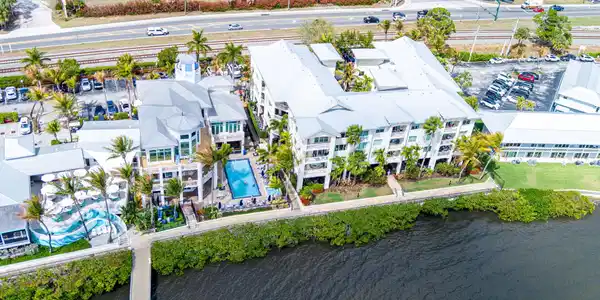 Image 3: 40-web-or-mls-975-nw-flagler-ave