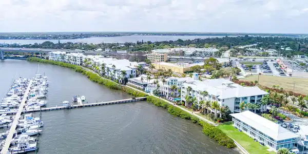Image 4: 45-web-or-mls-975-nw-flagler-ave