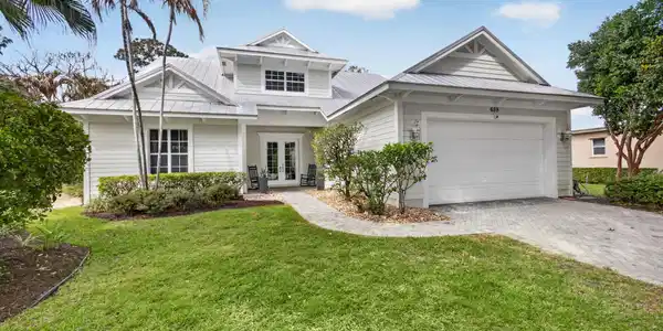 659 SW Whisper Ridge Trail