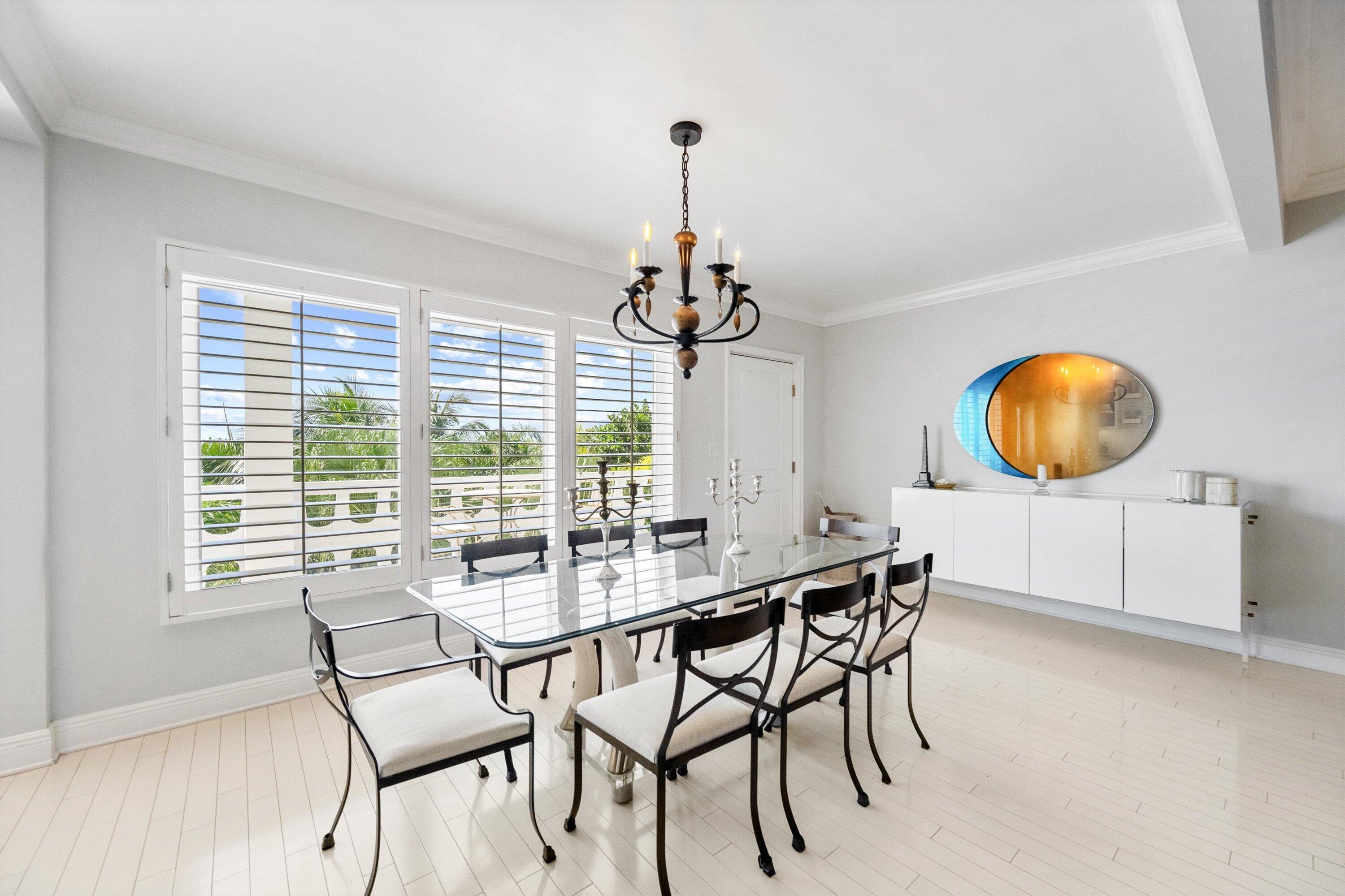 Image 4: Dining Area