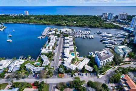 2717 Yacht Club Boulevard