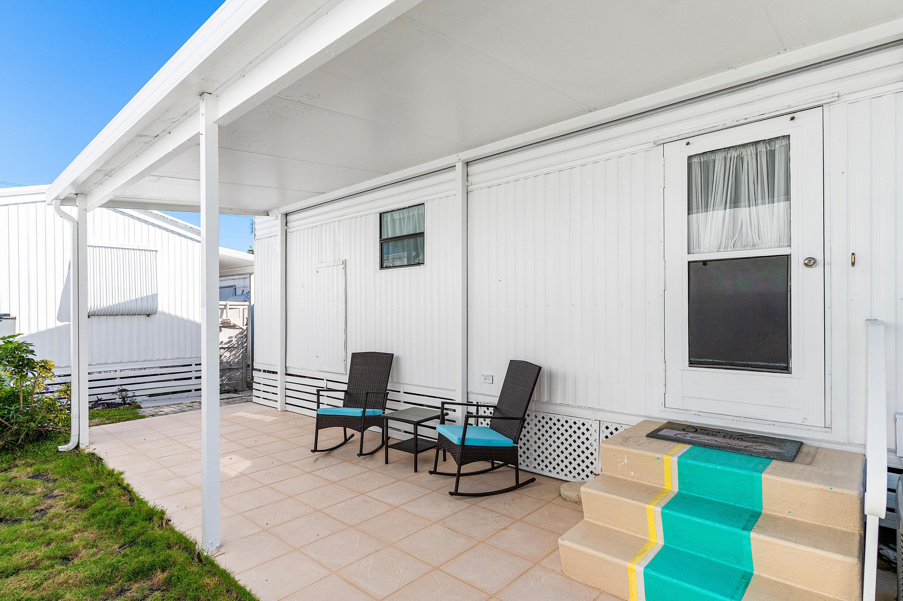 Image 4: 006-24JuniperDrive-K-BrinyBreezes-FL-334
