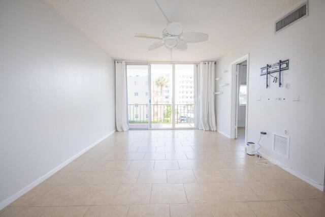 Image 2: Living Area