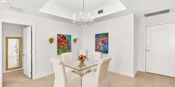 Image 4: Dining Room Area