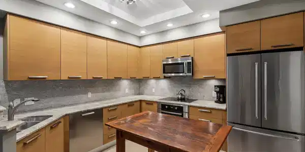 Image 4: Kitchen