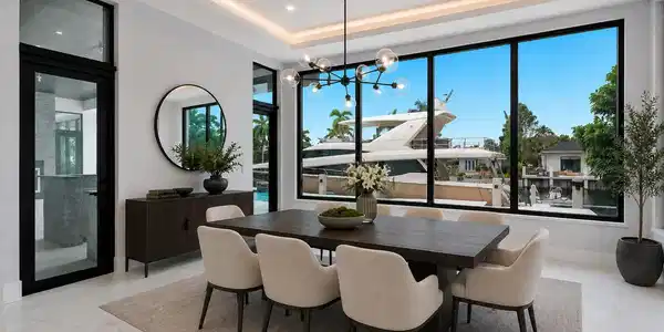 Image 4: FORMAL DINING