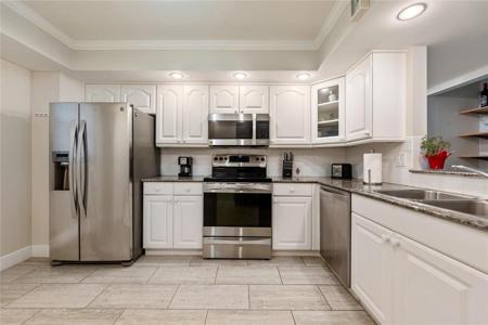 2900 NE 14th Street Causeway