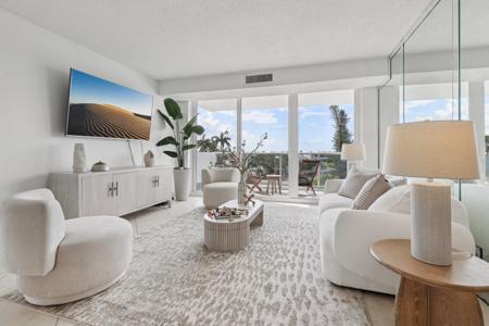 2701 N Ocean Boulevard