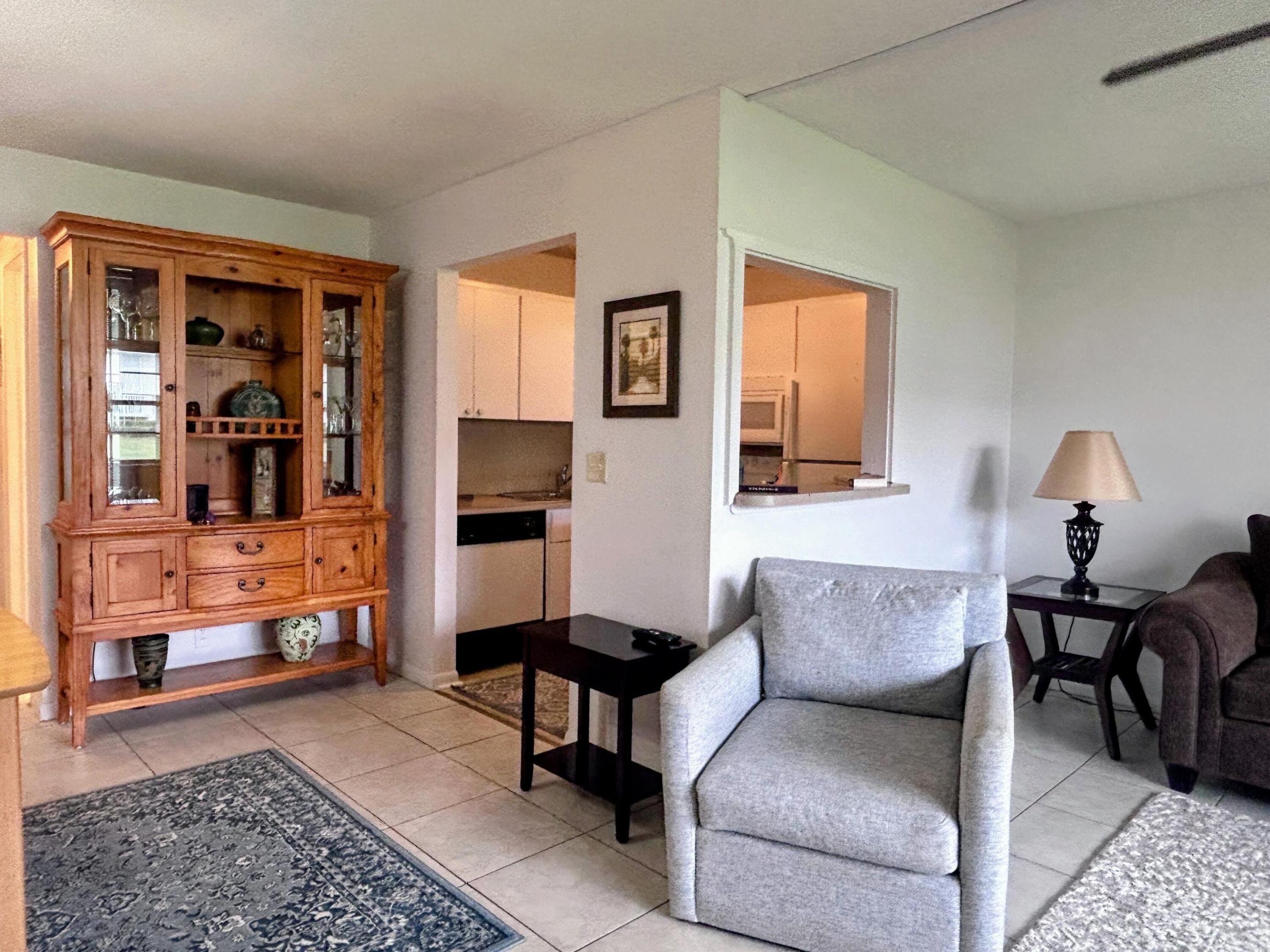 Image 3: Living to Kitchen