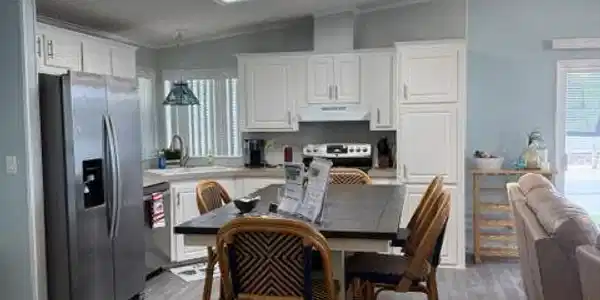 Image 3: Kitchen
