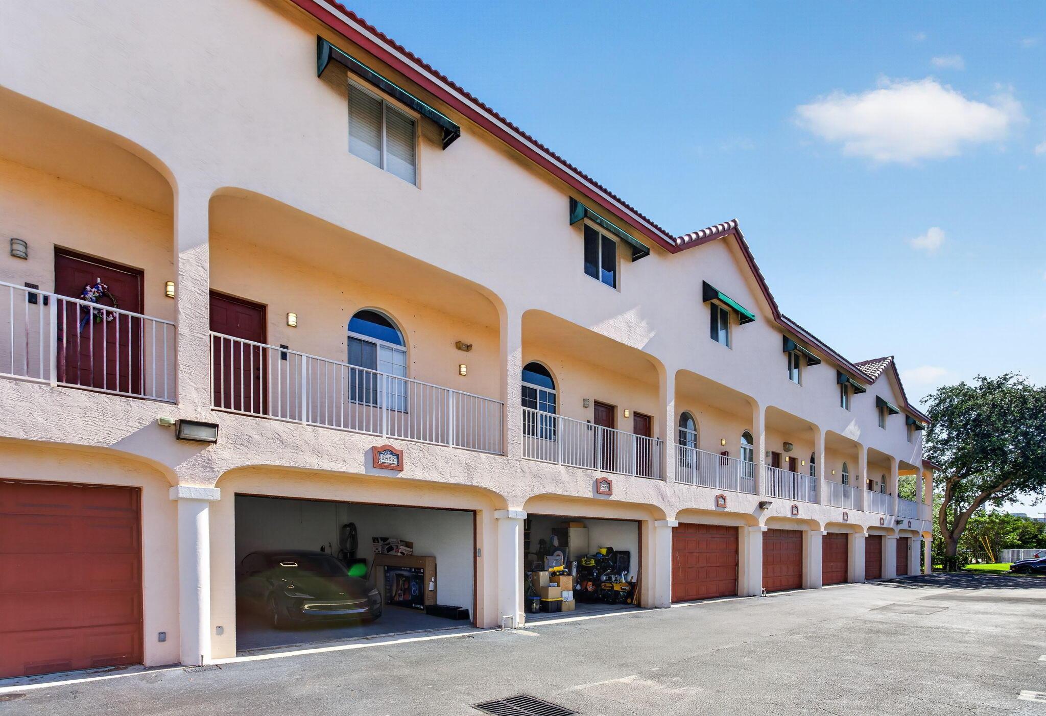 Image 2: 1-web-or-mls-2457-3041