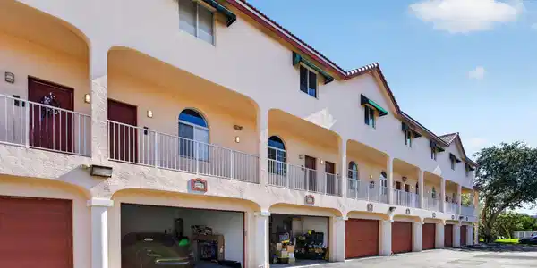 Image 2: 1-web-or-mls-2457-3041
