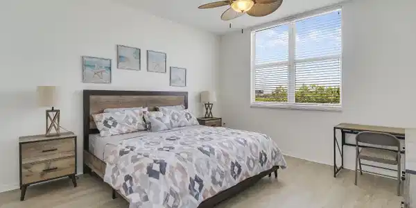 Image 2: ensuite 2