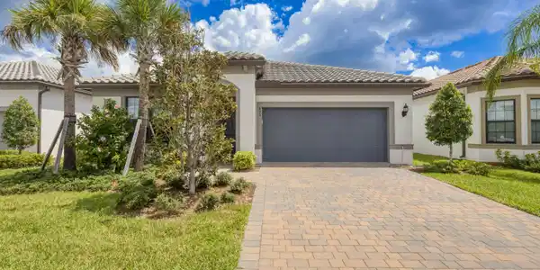 833 SE Courances Drive
