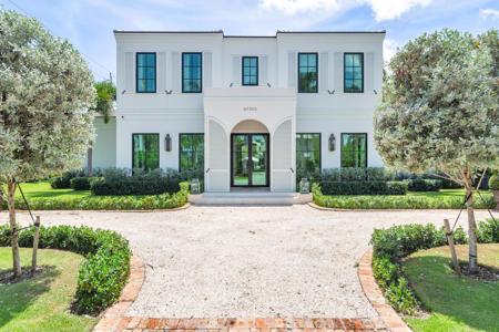302 E Lakewood Road