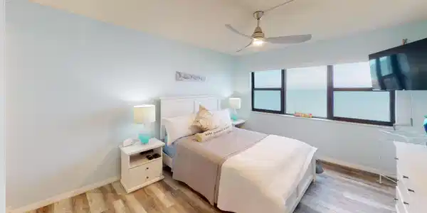 Image 3: Bedroom 2
