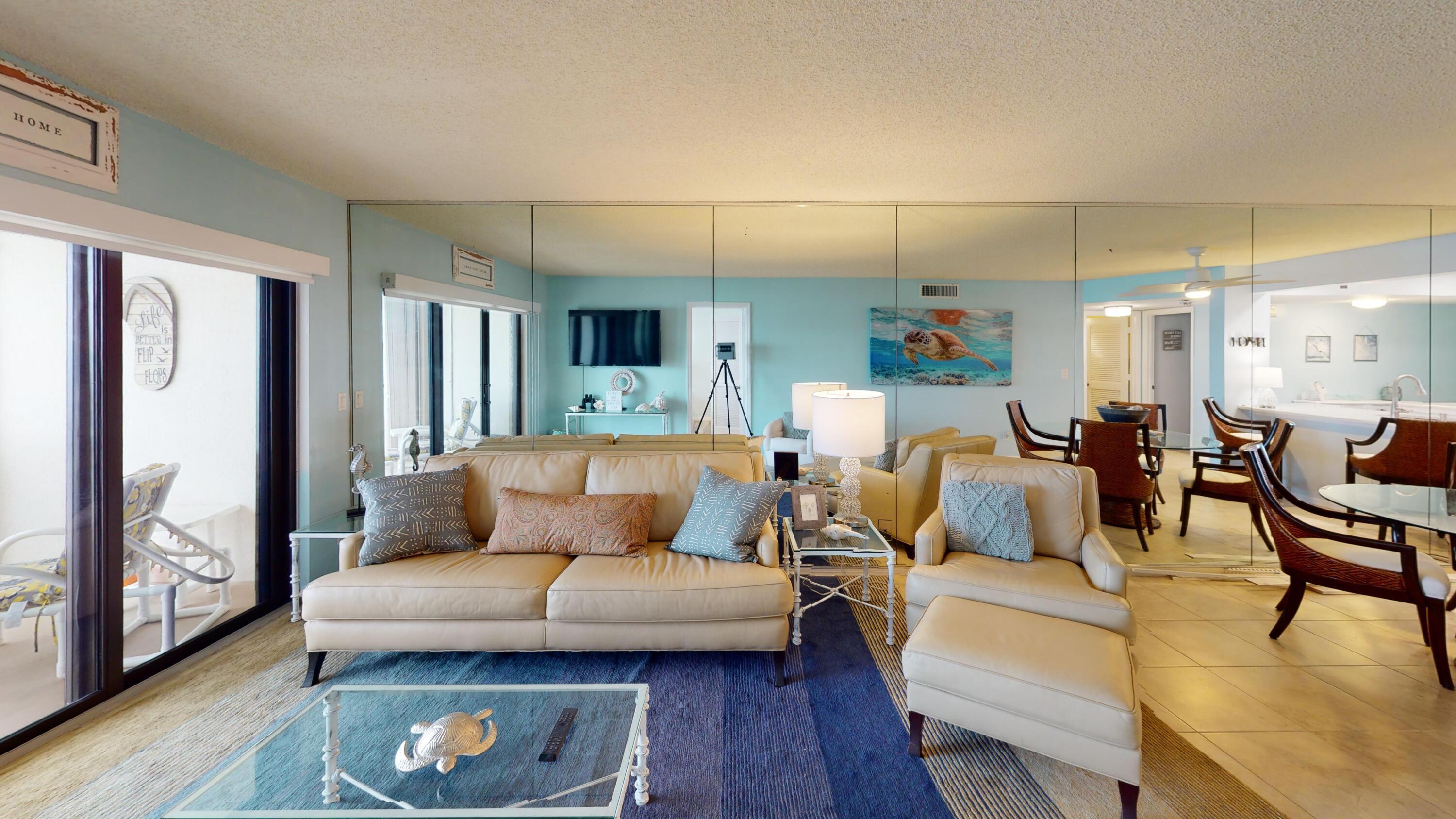 Image 4: Living Room