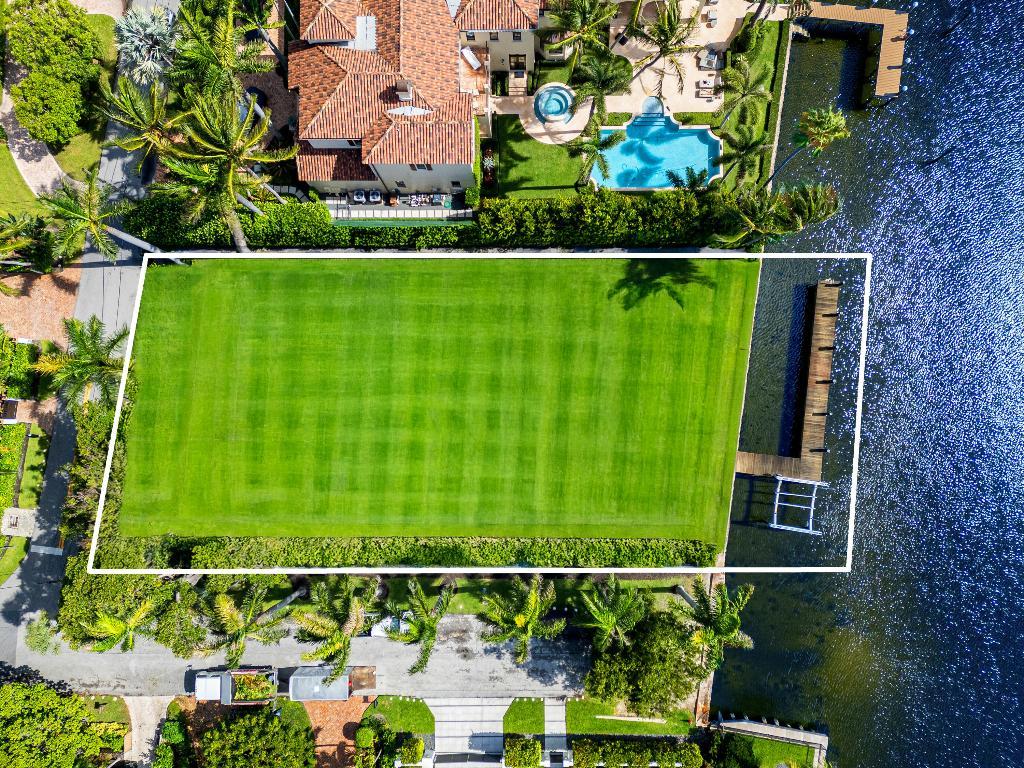 Image 3: 201 Palm Trail4grasslot2