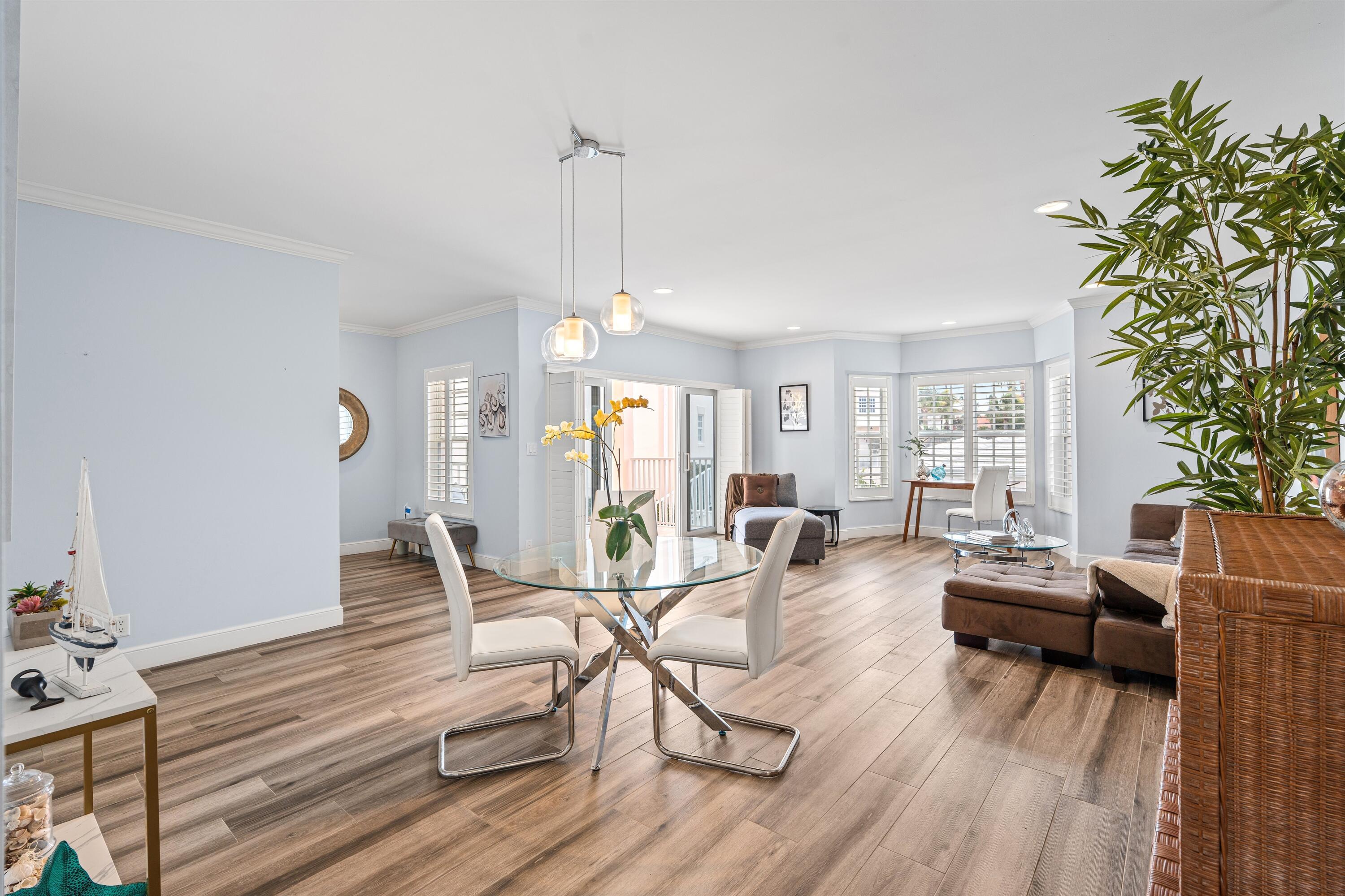 Image 3: DINING_TO_LIVING_ROOM_ANGLE_DT