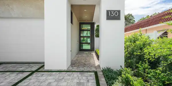 Image 2: 130 Wavecrest Way
