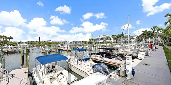 Image 3: Marina
