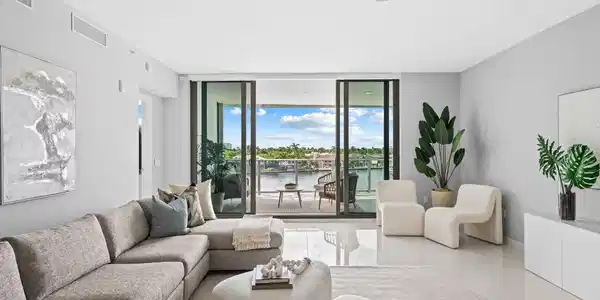 435 Bayshore Drive