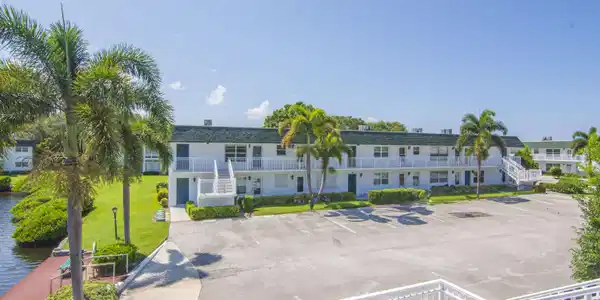 2800 Indian River Boulevard