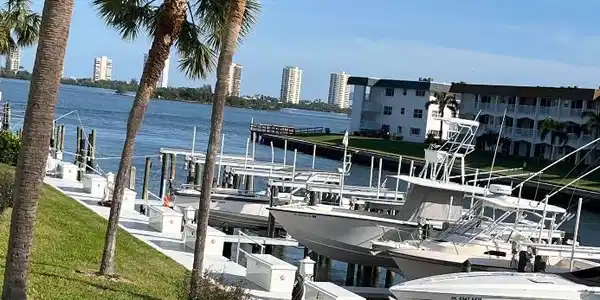 104 Paradise Harbour Blvd