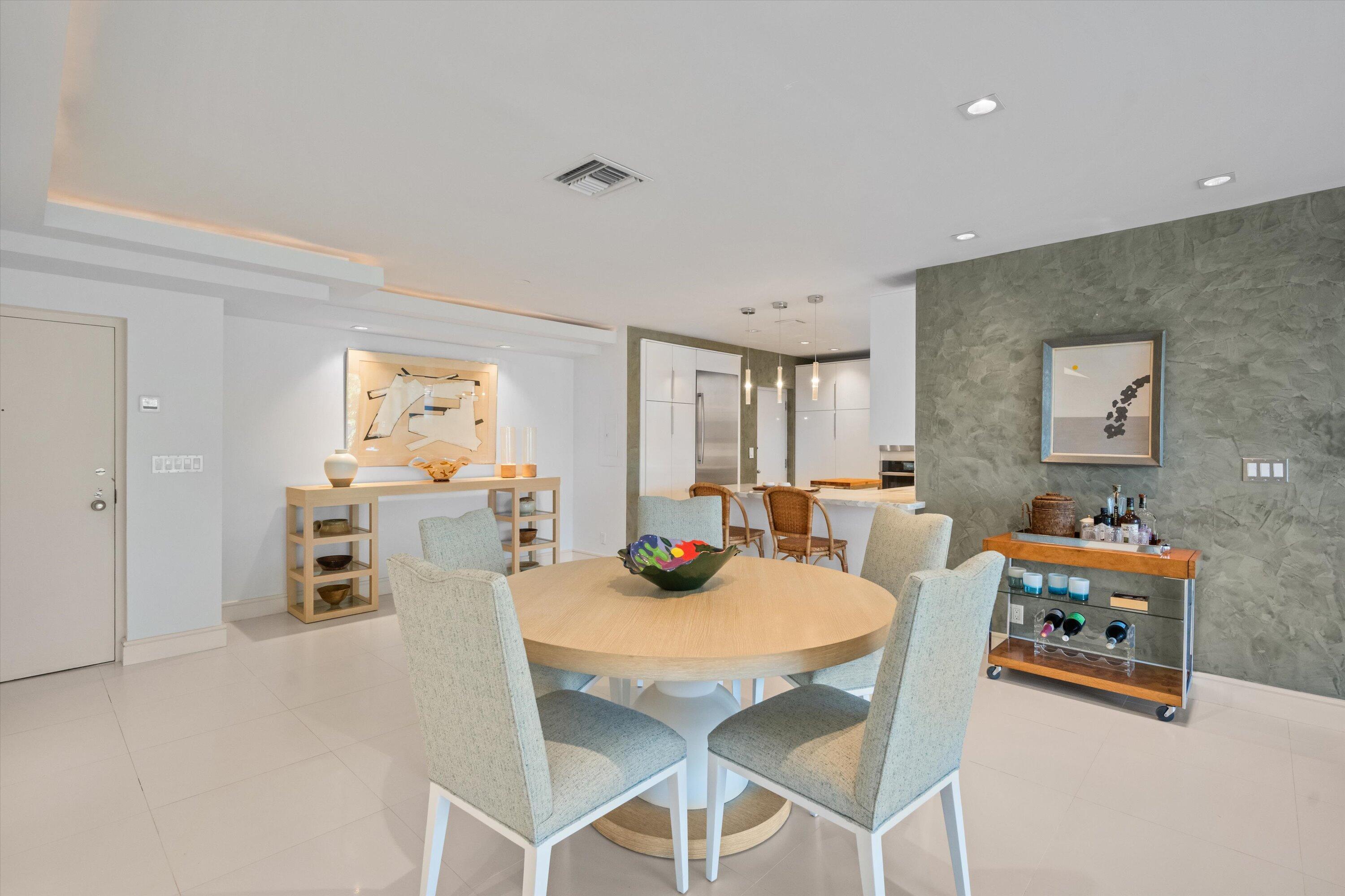 Image 3: Dining Area