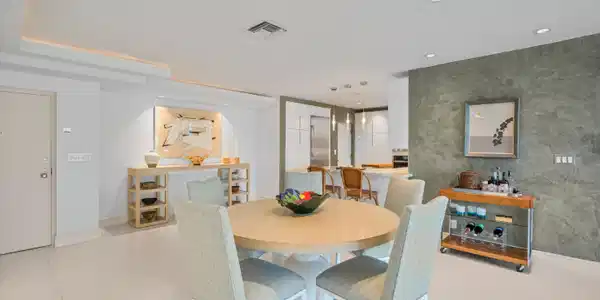 Image 3: Dining Area