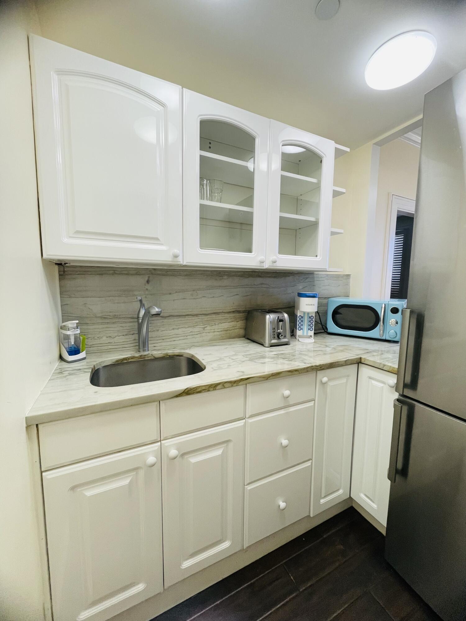 Image 2: Kitchen