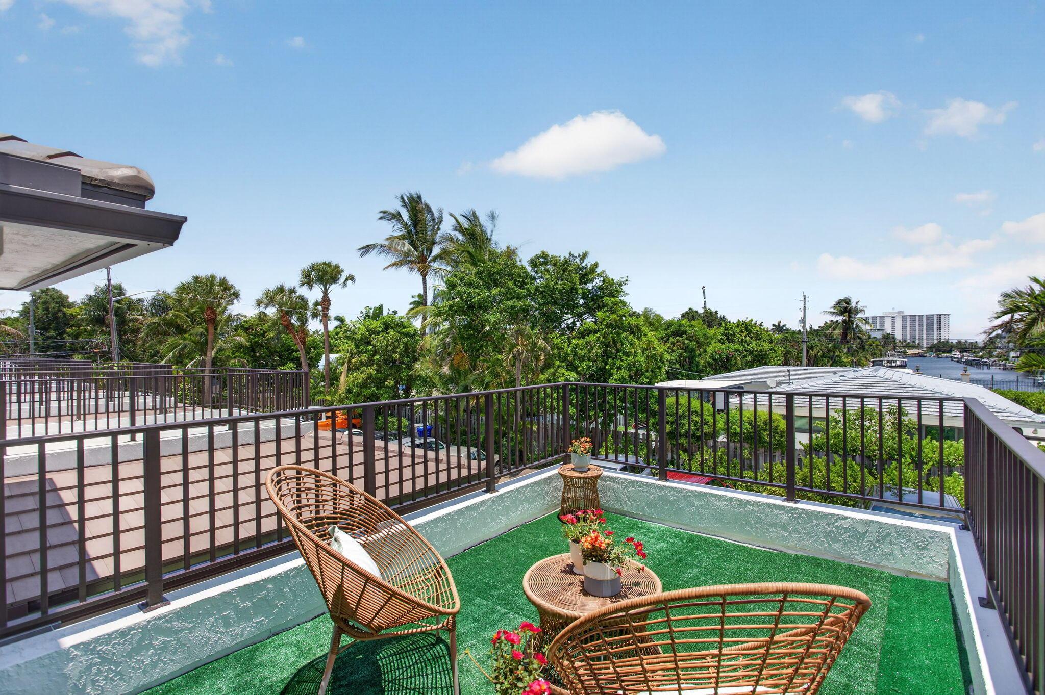 Image 1: Rooftop Deck
