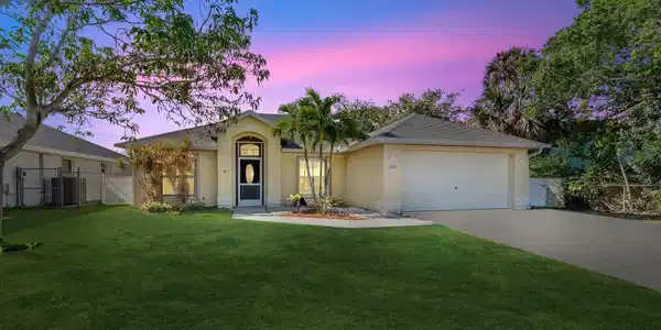 1301 Carlton Court