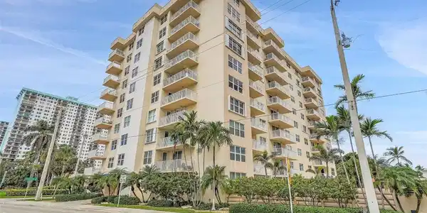 1401 S Ocean Drive