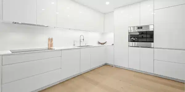 Image 2: Kitchen