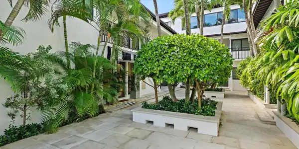 Image 4: Courtyard