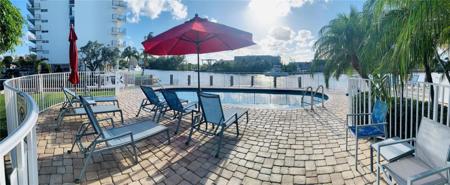 1705 N Riverside Drive