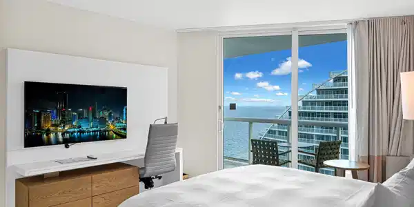 Image 4: Main Bedroom w/ King Bed